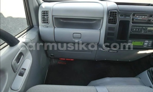 Nunua Ilio tumika Toyota Dyna Nyeupe Lori ndani ya Beitbridge nchini Matabeleland Kusini Nunua Ilio tumika Toyota Dyna Nyeupe Lori ndani ya Beitbridge nchini Matabeleland Kusini