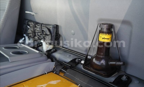 Nunua Ilio tumika Toyota Dyna Nyeupe Lori ndani ya Beitbridge nchini Matabeleland Kusini Nunua Ilio tumika Toyota Dyna Nyeupe Lori ndani ya Beitbridge nchini Matabeleland Kusini