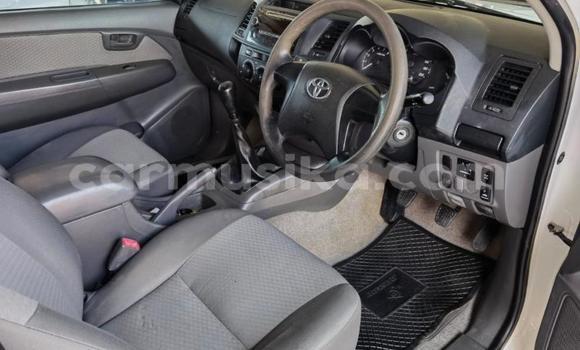 Acheter Occasion Voiture Toyota Hilux Blanc à Beitbridge, Matabeleland South Acheter Occasion Voiture Toyota Hilux Blanc à Beitbridge, Matabeleland South