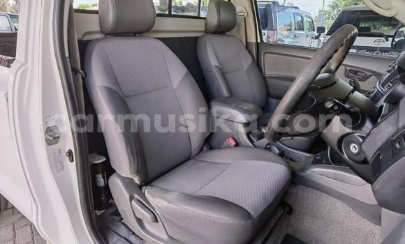 Acheter Occasion Voiture Toyota Hilux Blanc à Beitbridge, Matabeleland South Acheter Occasion Voiture Toyota Hilux Blanc à Beitbridge, Matabeleland South