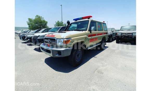 Acheter Import Voiture Toyota Land Cruiser Blanc à Import - Dubai, Harare Acheter Import Voiture Toyota Land Cruiser Blanc à Import - Dubai, Harare