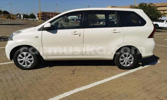 Acheter Occasion Voiture Toyota Avanza Blanc à Bulawayo, Bulawayo Acheter Occasion Voiture Toyota Avanza Blanc à Bulawayo, Bulawayo