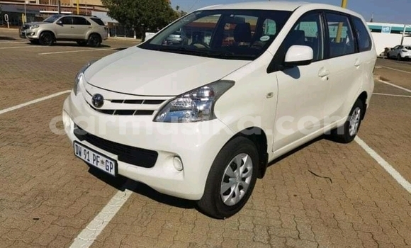 Acheter Occasion Voiture Toyota Avanza Blanc à Bulawayo, Bulawayo Acheter Occasion Voiture Toyota Avanza Blanc à Bulawayo, Bulawayo