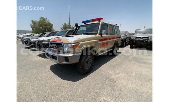 Acheter Import Voiture Toyota Land Cruiser Blanc à Import - Dubai, Harare Acheter Import Voiture Toyota Land Cruiser Blanc à Import - Dubai, Harare