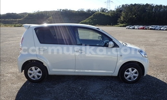 Acheter Occasion Voiture Toyota Passo Blanc à Beitbridge, Matabeleland South Acheter Occasion Voiture Toyota Passo Blanc à Beitbridge, Matabeleland South