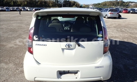 Acheter Occasion Voiture Toyota Passo Blanc à Beitbridge, Matabeleland South Acheter Occasion Voiture Toyota Passo Blanc à Beitbridge, Matabeleland South