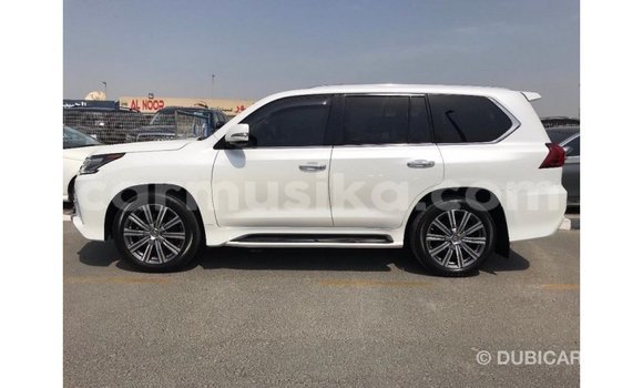 Tenga Imported Lexus LX Chena Mota in Import - Dubai in Harare Tenga Imported Lexus LX Chena Mota in Import - Dubai in Harare