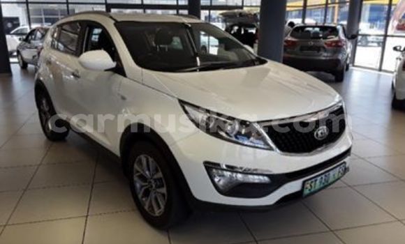 Nunua Ilio tumika Kia Sportage Nyeupe Gari ndani ya Beitbridge nchini Matabeleland Kusini Nunua Ilio tumika Kia Sportage Nyeupe Gari ndani ya Beitbridge nchini Matabeleland Kusini