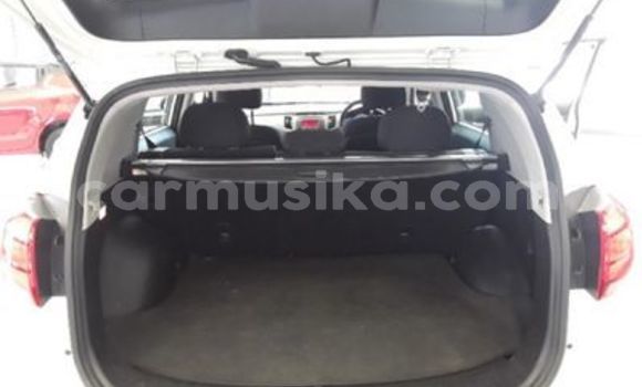 Nunua Ilio tumika Kia Sportage Nyeupe Gari ndani ya Beitbridge nchini Matabeleland Kusini Nunua Ilio tumika Kia Sportage Nyeupe Gari ndani ya Beitbridge nchini Matabeleland Kusini