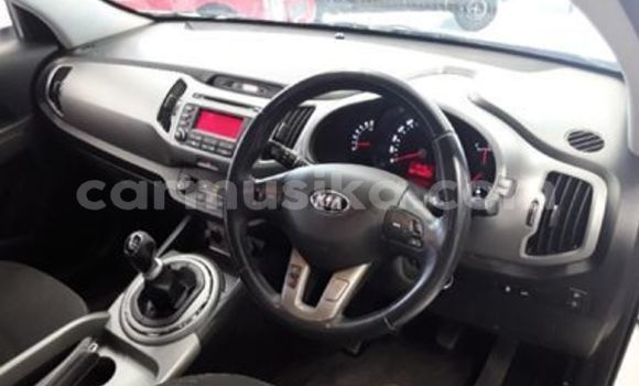 Nunua Ilio tumika Kia Sportage Nyeupe Gari ndani ya Beitbridge nchini Matabeleland Kusini Nunua Ilio tumika Kia Sportage Nyeupe Gari ndani ya Beitbridge nchini Matabeleland Kusini