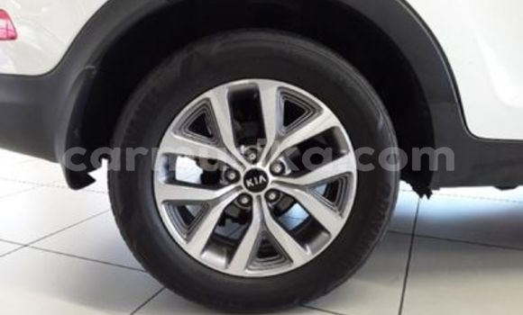 Nunua Ilio tumika Kia Sportage Nyeupe Gari ndani ya Beitbridge nchini Matabeleland Kusini Nunua Ilio tumika Kia Sportage Nyeupe Gari ndani ya Beitbridge nchini Matabeleland Kusini