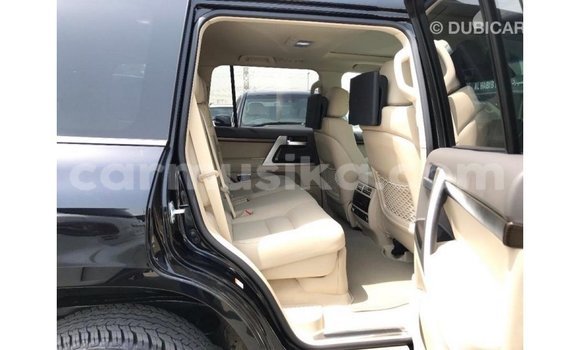 Nunua Imported Toyota Land Cruiser Nyeusi Gari ndani ya Import - Dubai nchini Harare Nunua Imported Toyota Land Cruiser Nyeusi Gari ndani ya Import - Dubai nchini Harare