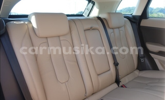 Acheter Occasion Voiture Range Rover Evoque Rouge à Beitbridge, Matabeleland South Acheter Occasion Voiture Range Rover Evoque Rouge à Beitbridge, Matabeleland South