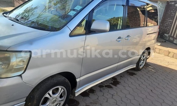 Acheter Occasion Voiture Toyota Noah Gris à Harare, Harare Acheter Occasion Voiture Toyota Noah Gris à Harare, Harare