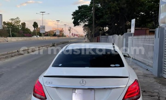 Buy Used Mercedes-Benz C-Classe White Car in Harare in Harare Buy Used Mercedes-Benz C-Classe White Car in Harare in Harare