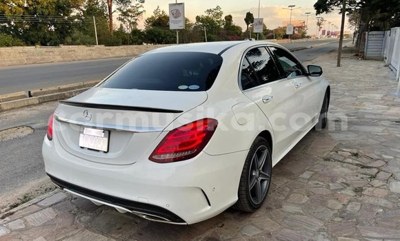 Buy Used Mercedes-Benz C-Classe White Car in Harare in Harare Buy Used Mercedes-Benz C-Classe White Car in Harare in Harare