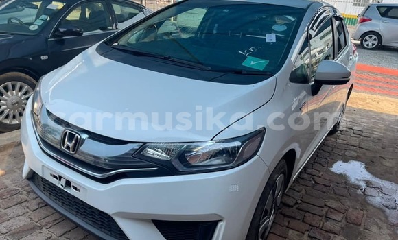 Buy Used Honda Fit White Car in Harare in Harare Buy Used Honda Fit White Car in Harare in Harare