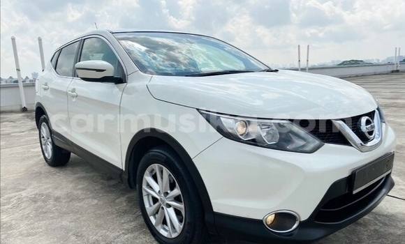 Buy Used Nissan Qashqai White Car in Beitbridge in Matabeleland South