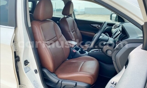 Acheter Occasion Voiture Nissan Qashqai Blanc à Beitbridge, Matabeleland South Acheter Occasion Voiture Nissan Qashqai Blanc à Beitbridge, Matabeleland South