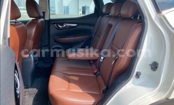 Acheter Occasion Voiture Nissan Qashqai Blanc à Beitbridge, Matabeleland South Acheter Occasion Voiture Nissan Qashqai Blanc à Beitbridge, Matabeleland South