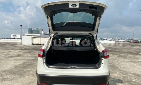 Acheter Occasion Voiture Nissan Qashqai Blanc à Beitbridge, Matabeleland South Acheter Occasion Voiture Nissan Qashqai Blanc à Beitbridge, Matabeleland South