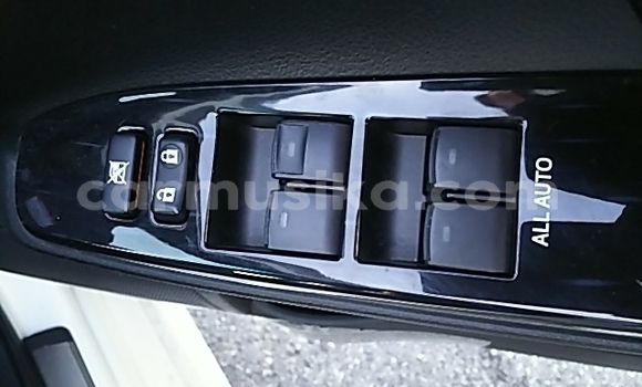 Nunua Ilio tumika Toyota Mark X Nyeupe Gari ndani ya Beitbridge nchini Matabeleland Kusini Nunua Ilio tumika Toyota Mark X Nyeupe Gari ndani ya Beitbridge nchini Matabeleland Kusini