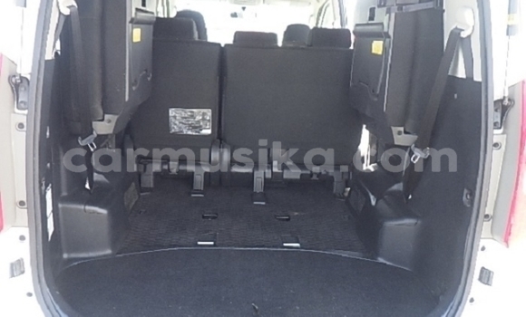 Buy Used Toyota Noah White Car in Beitbridge in Matabeleland South Buy Used Toyota Noah White Car in Beitbridge in Matabeleland South