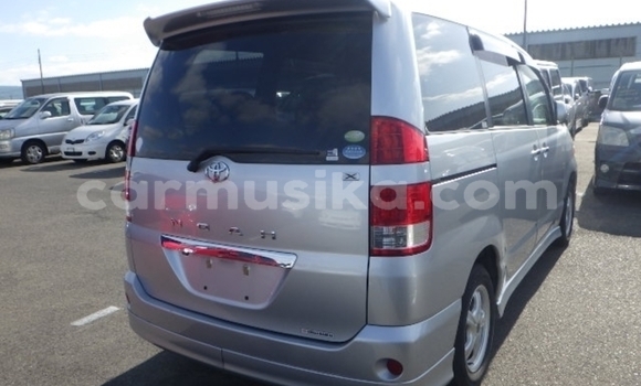 Buy Used Toyota Noah Silver Car in Beitbridge in Matabeleland South Buy Used Toyota Noah Silver Car in Beitbridge in Matabeleland South