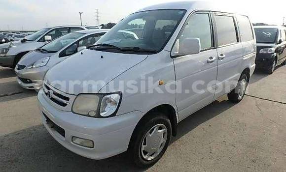 Acheter Occasion Voiture Toyota Noah Blanc à Beitbridge, Matabeleland South