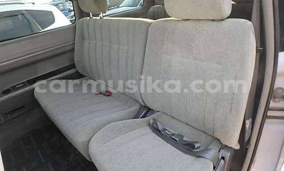 Acheter Occasion Voiture Toyota Noah Blanc à Beitbridge, Matabeleland South Acheter Occasion Voiture Toyota Noah Blanc à Beitbridge, Matabeleland South