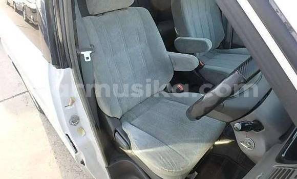 Acheter Occasion Voiture Toyota Noah Blanc à Beitbridge, Matabeleland South Acheter Occasion Voiture Toyota Noah Blanc à Beitbridge, Matabeleland South