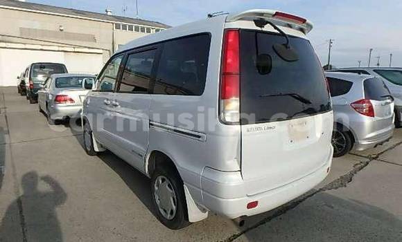 Acheter Occasion Voiture Toyota Noah Blanc à Beitbridge, Matabeleland South Acheter Occasion Voiture Toyota Noah Blanc à Beitbridge, Matabeleland South