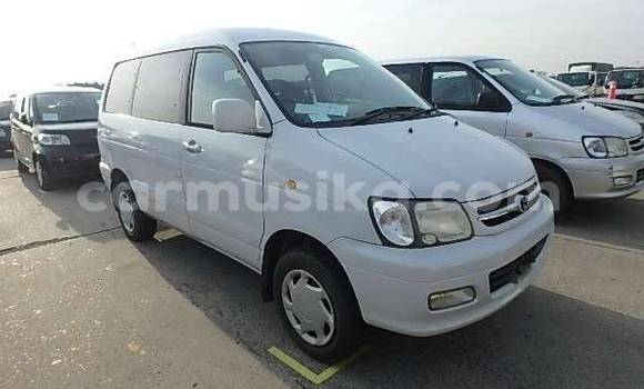 Acheter Occasion Voiture Toyota Noah Blanc à Beitbridge, Matabeleland South Acheter Occasion Voiture Toyota Noah Blanc à Beitbridge, Matabeleland South