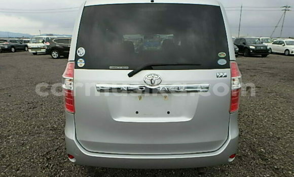 Acheter Occasion Voiture Toyota Noah Autre à Beitbridge, Matabeleland South Acheter Occasion Voiture Toyota Noah Autre à Beitbridge, Matabeleland South