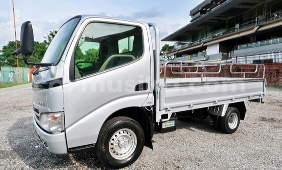 Nunua Ilio tumika Toyota Dyna Fedha Lori ndani ya Beitbridge nchini Matabeleland Kusini