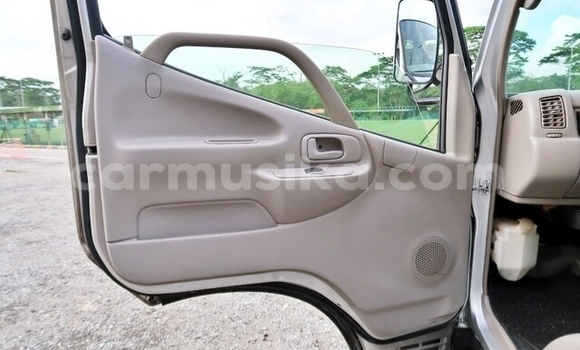 Buy Used Toyota Dyna Silver Truck in Beitbridge in Matabeleland South Buy Used Toyota Dyna Silver Truck in Beitbridge in Matabeleland South