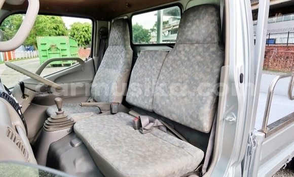 Buy Used Toyota Dyna Silver Truck in Beitbridge in Matabeleland South Buy Used Toyota Dyna Silver Truck in Beitbridge in Matabeleland South