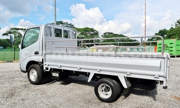 Buy Used Toyota Dyna Silver Truck in Beitbridge in Matabeleland South Buy Used Toyota Dyna Silver Truck in Beitbridge in Matabeleland South