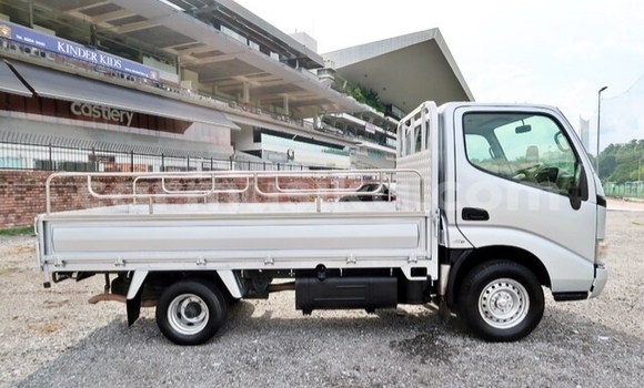 Buy Used Toyota Dyna Silver Truck in Beitbridge in Matabeleland South Buy Used Toyota Dyna Silver Truck in Beitbridge in Matabeleland South