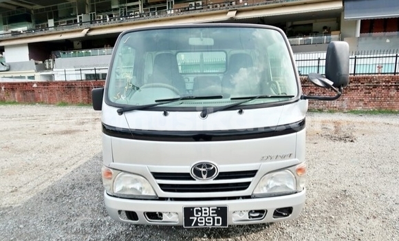 Buy Used Toyota Dyna Silver Truck in Beitbridge in Matabeleland South Buy Used Toyota Dyna Silver Truck in Beitbridge in Matabeleland South