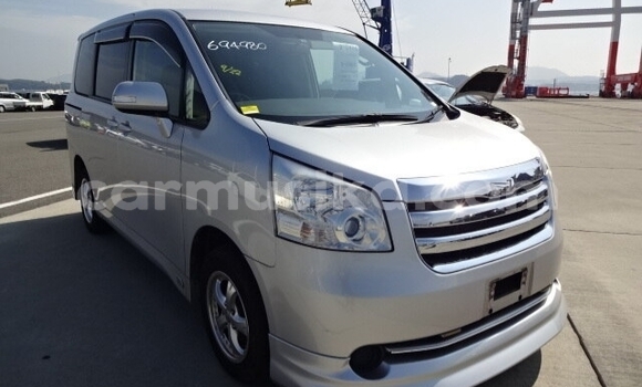 Buy Used Toyota Noah Other Car in Beitbridge in Matabeleland South
