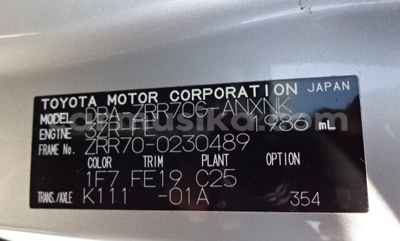 Tenga Tsaru Toyota Noah Zvimwe Mota in Beitbridge in Matabeleland South Tenga Tsaru Toyota Noah Zvimwe Mota in Beitbridge in Matabeleland South