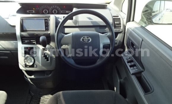 Tenga Tsaru Toyota Noah Zvimwe Mota in Beitbridge in Matabeleland South Tenga Tsaru Toyota Noah Zvimwe Mota in Beitbridge in Matabeleland South