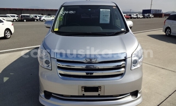 Tenga Tsaru Toyota Noah Zvimwe Mota in Beitbridge in Matabeleland South Tenga Tsaru Toyota Noah Zvimwe Mota in Beitbridge in Matabeleland South