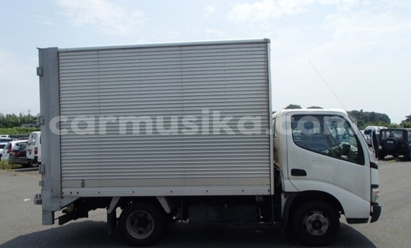 Tenga Tsaru Toyota Dyna Zvimwe Rori in Beitbridge in Matabeleland South Tenga Tsaru Toyota Dyna Zvimwe Rori in Beitbridge in Matabeleland South