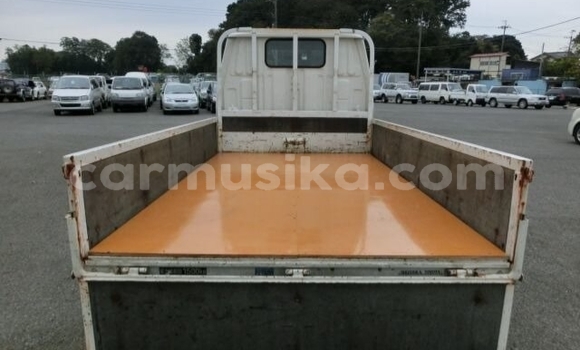 Buy Used Toyota Dyna White Truck in Beitbridge in Matabeleland South Buy Used Toyota Dyna White Truck in Beitbridge in Matabeleland South