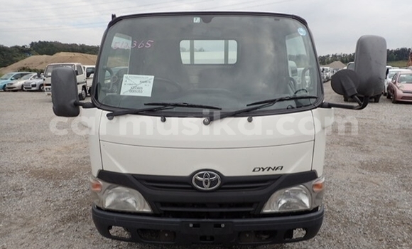 Tenga Tsaru Toyota Dyna Sirivha Rori in Beitbridge in Matabeleland South Tenga Tsaru Toyota Dyna Sirivha Rori in Beitbridge in Matabeleland South