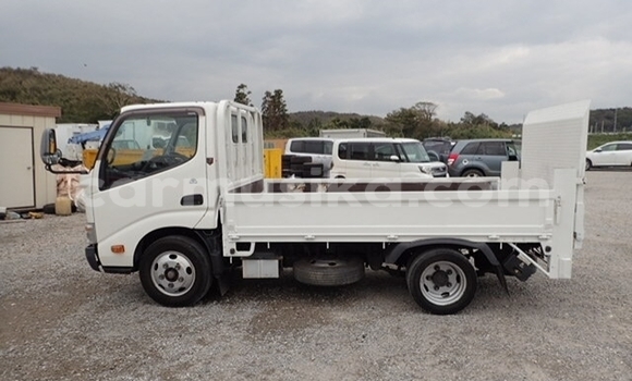 Tenga Tsaru Toyota Dyna Sirivha Rori in Beitbridge in Matabeleland South Tenga Tsaru Toyota Dyna Sirivha Rori in Beitbridge in Matabeleland South