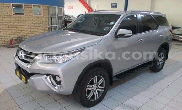 Buy Used Toyota Fortuner Silver Car in Bulawayo in Bulawayo Buy Used Toyota Fortuner Silver Car in Bulawayo in Bulawayo
