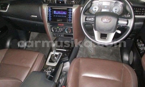 Buy Used Toyota Fortuner Silver Car in Bulawayo in Bulawayo Buy Used Toyota Fortuner Silver Car in Bulawayo in Bulawayo